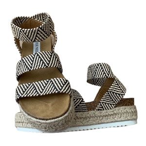 🆕 Steve Madden Sandals